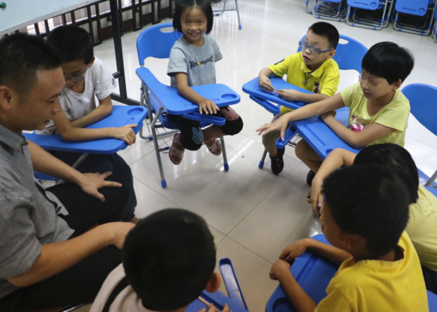 家庭教育而是构建一个家校社三位一体的协同育人共同体